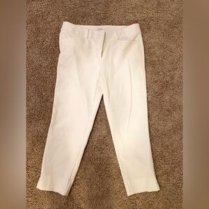 Loft white Rivera crop pants size 6
24 inseam
